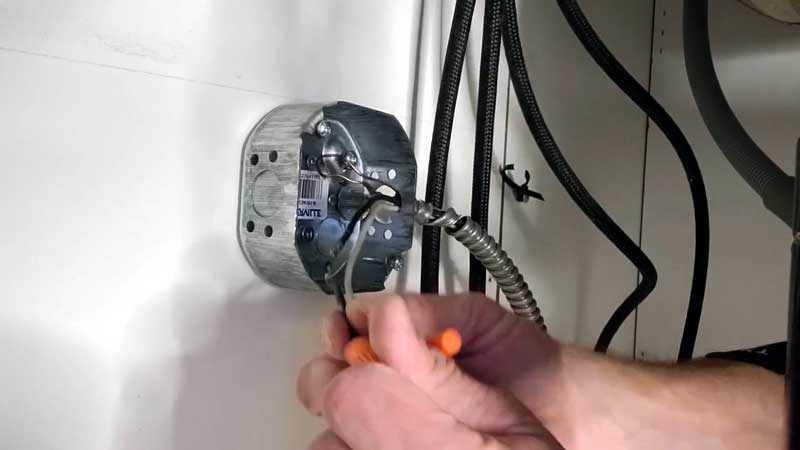 Connecting the wires of a junction box