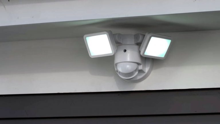 Security Light Only Stays on for a Few Seconds [Reasons and Solutions]