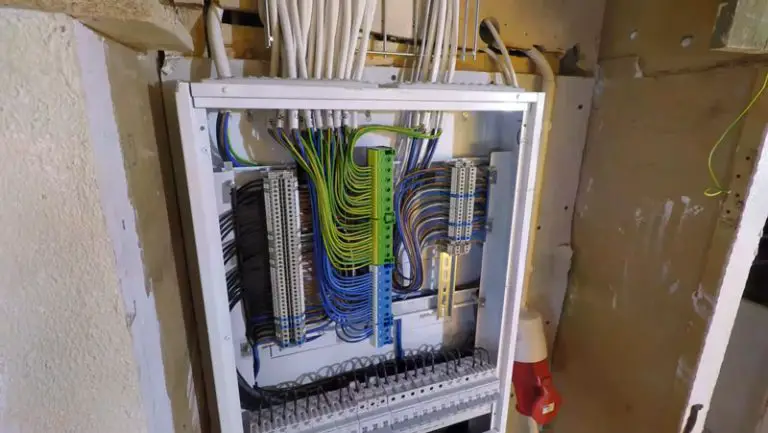 Why is There No Ground Bar in My Panel? - Fix It In The Home